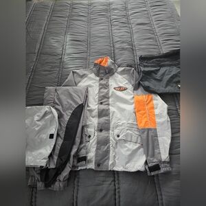Harley Davidson 4 Piece Set Rain Windbreaket Jacket, Hood, Pant, Pouch